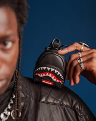 KNIT COMMANDER BACKPACK KEYCHAIN